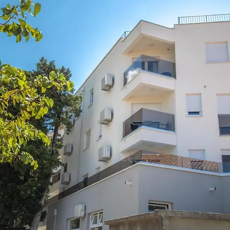 Perla Apartment *